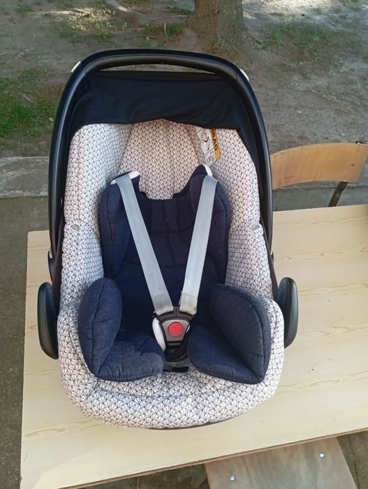 Maxi Cosi pebble baza i fotelik