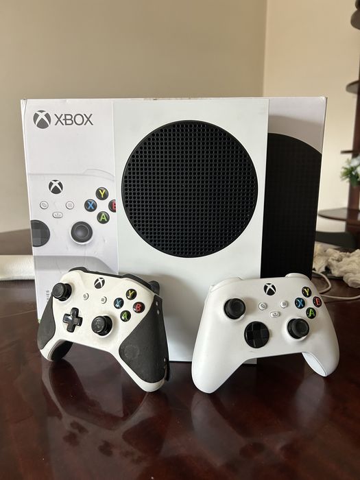 Xbox Series S - 2 Comados