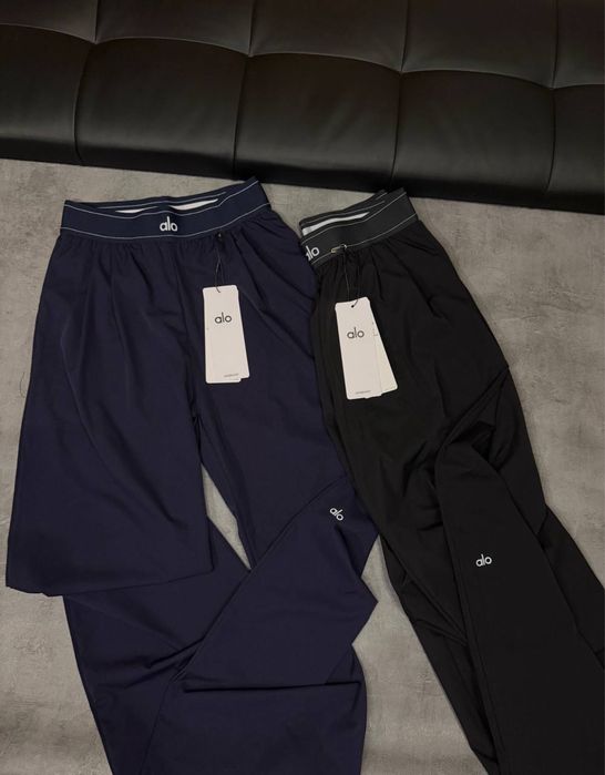 Штани спортивні Alo Yoga