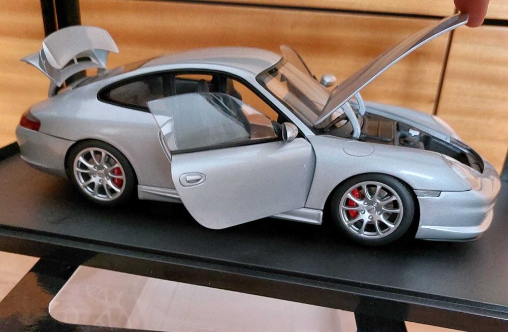 Porsche 911 996 GT3 2003 AUTOart 1:18