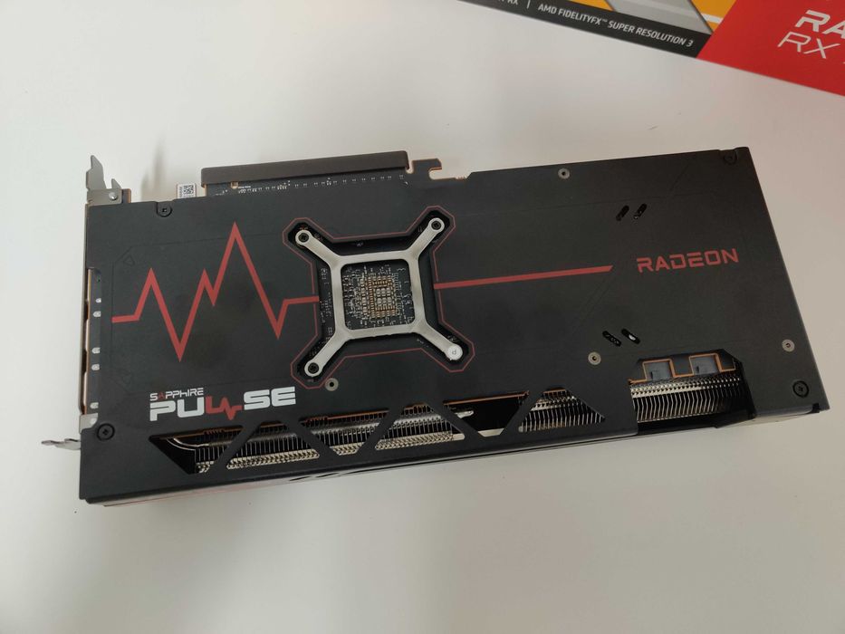 Placa Gráfica Sapphire Pulse AMD Radeon RX 7800 XT GAMING 16GB GDDR6