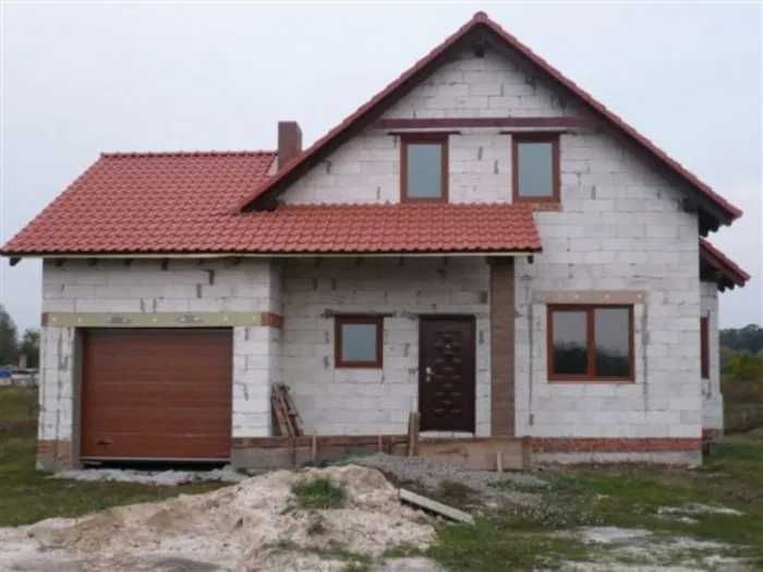Секційні та ролетні ворота в гараж (автоматичні або з ручним відкр.)