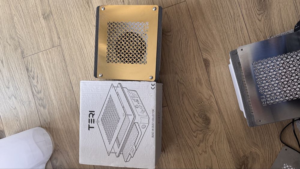 Вбудовувана манікюрна витяжка Teri 800 біла (решітка золото)