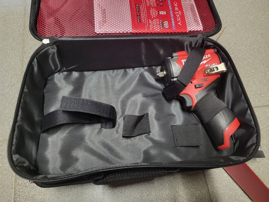 Гайковерт Milwaukee 2562 3/8 та 2563 1/2 m12