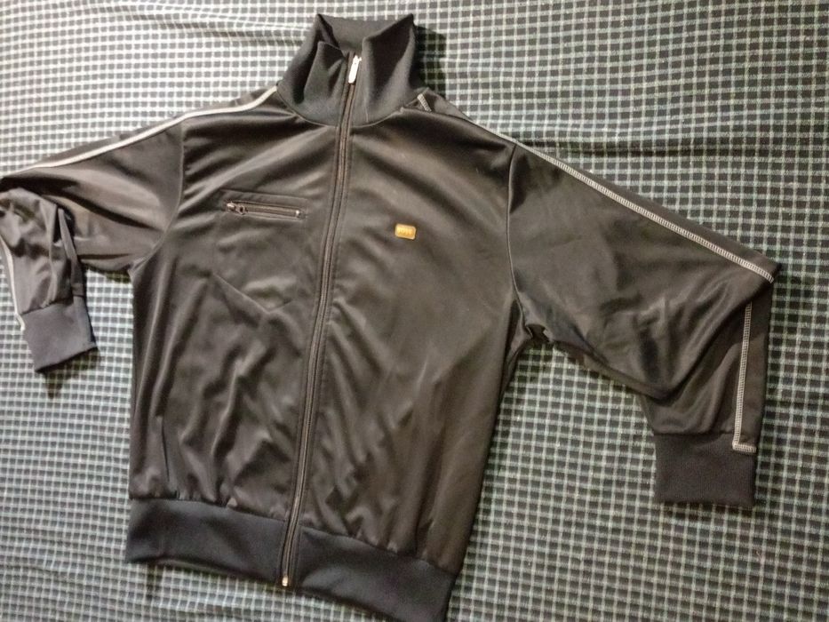 Спортивная мужская кофта Hugo Boss L- размер графитового цвета.