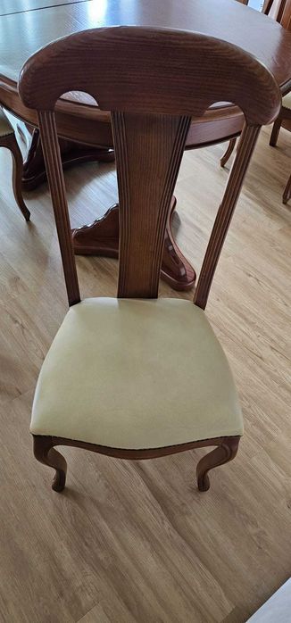 Conjunto Mesa extensível e 6 cadeiras