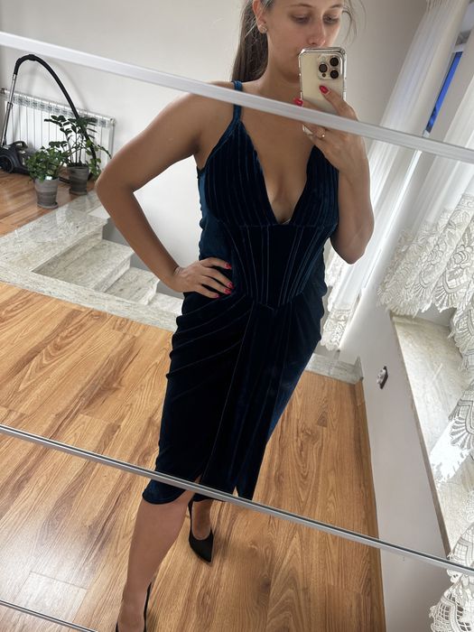 Sukienka welurowa pretty little thing rozmiar 44