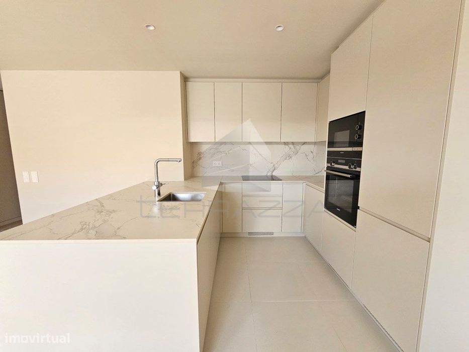 Apartamento T3 Na Alameda Dos Jardins Da Arrábida Com Vista Mar