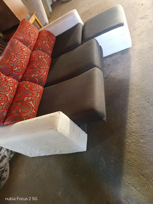 Sofa chaise longue reversivel e com bancos deslizantes
