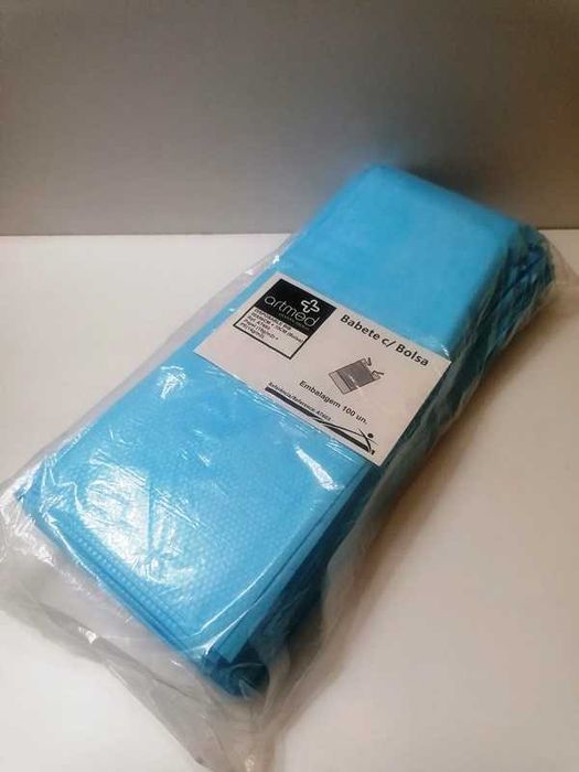 Babetes descartáveis com bolsa