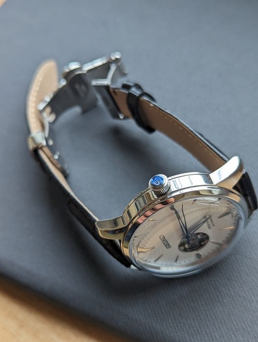 Seiko prestiżowy i elegancki mod open heart biały czarny pasek