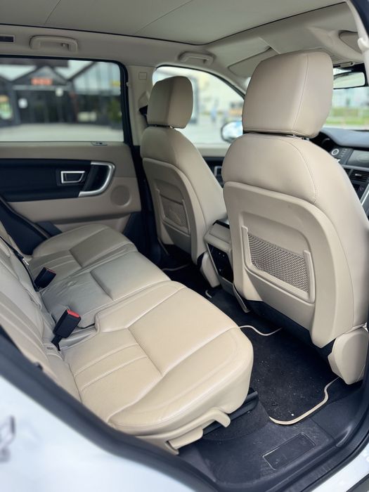 Land Rover Discovery Sport R-DYNAMIC SE