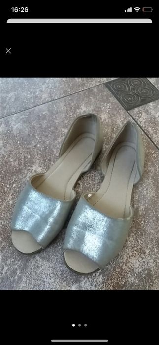 Босоніжки срібні