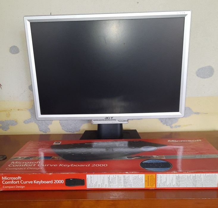 Monitor Acer Al 1916 W + Teclado Microsoft Curve  Keybord 2000