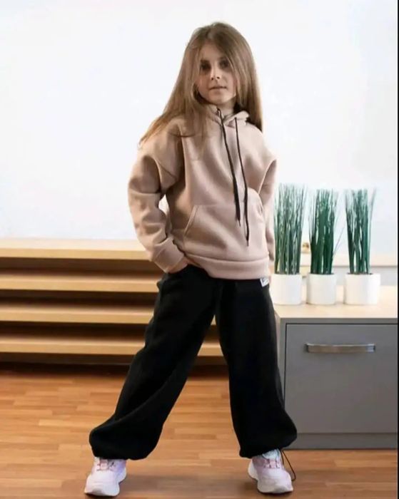 Спортивний костюм для дівчат