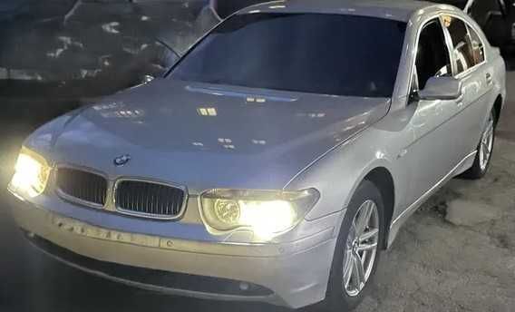 Автомобіль BMW 7