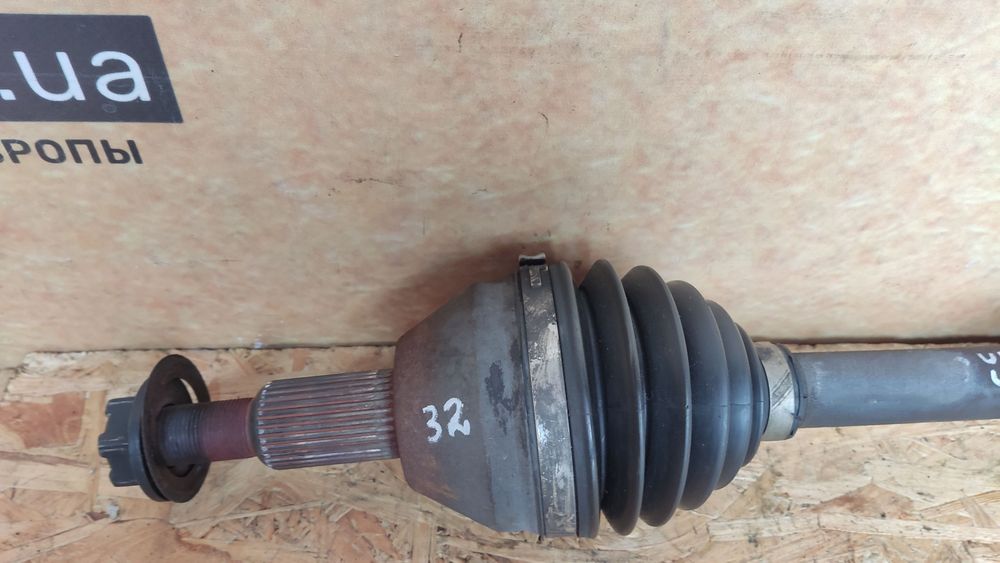 Chrysler Town Country 2011- 3.6 полуось левая привод 04880213AG  32x29