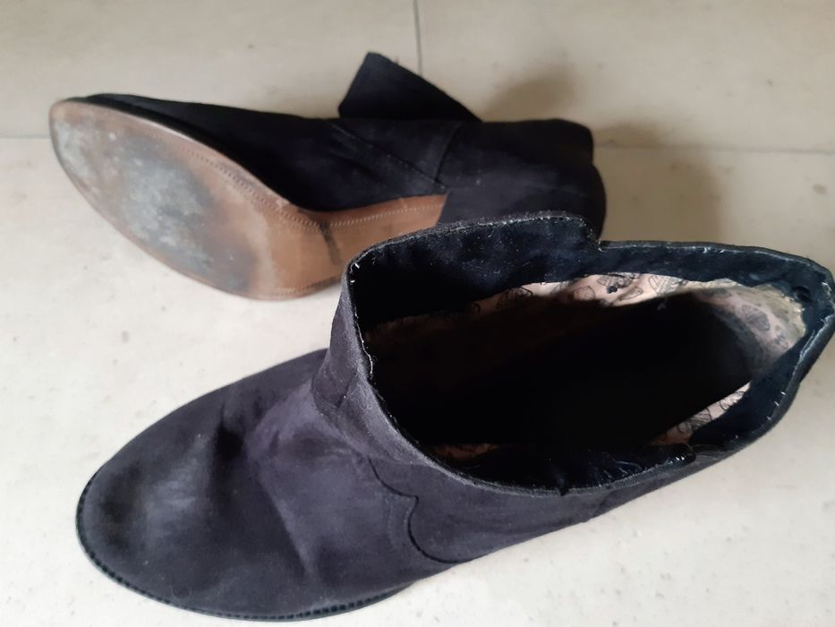 Botas / Botins Camurça Pretas Sola Couro 37