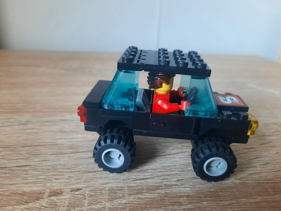 Klocki lego samochód osobowy 2