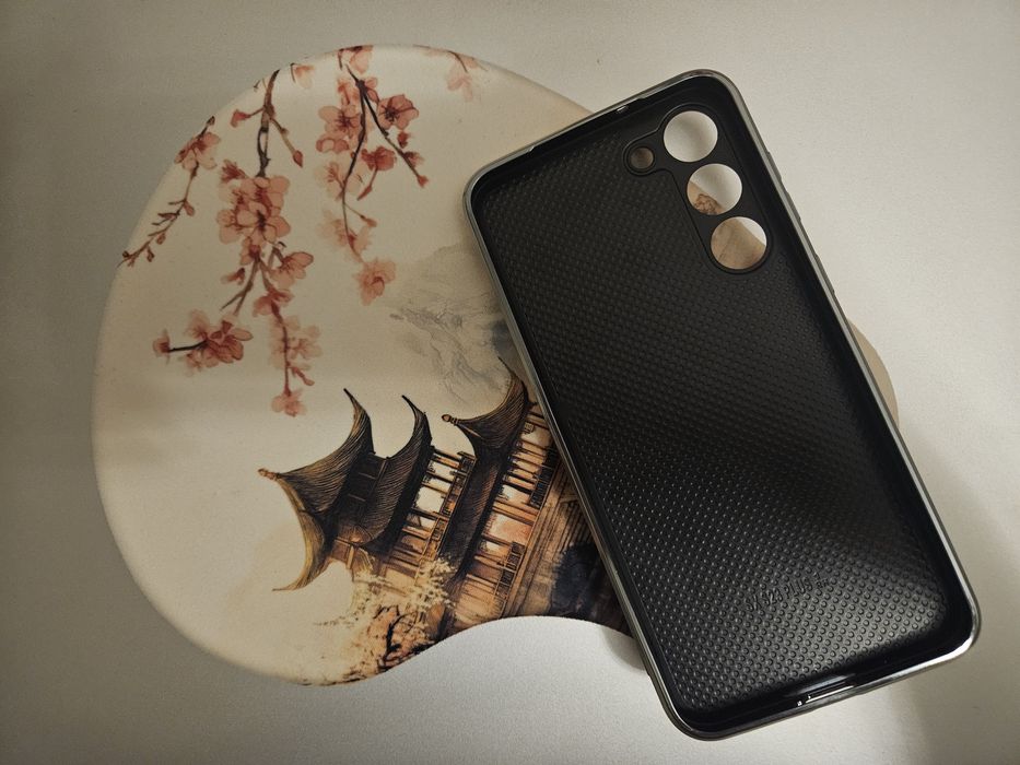 Новый чехол на Samsung Galaxy S23 Plus.