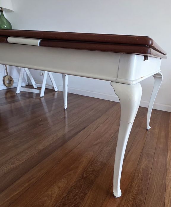 Mesa de Madeira Maciça