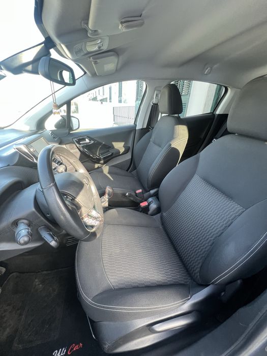 Peugeot 208 PureTech 1.2 Gasolina