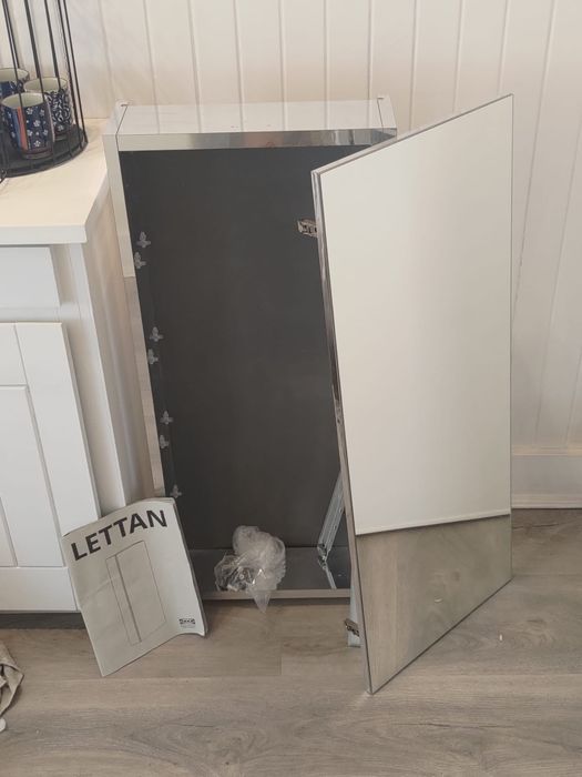 Armário espelhado para casa de banho ikea