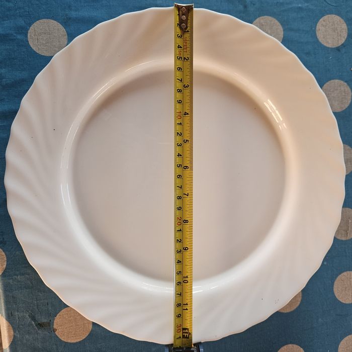 Zestaw 8 dużych płytkich talerzy 32 cm
