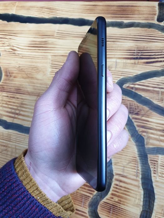 Samsung  Galaxy А8 з пам'яттю 4/32гб