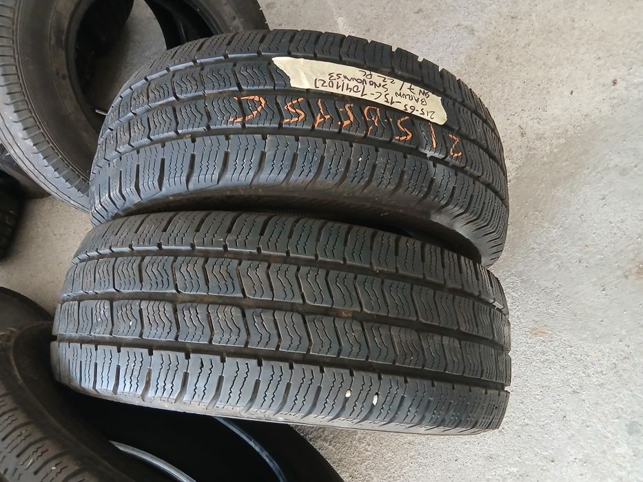 2 Pneus 215/65R15 C Barum seminovos