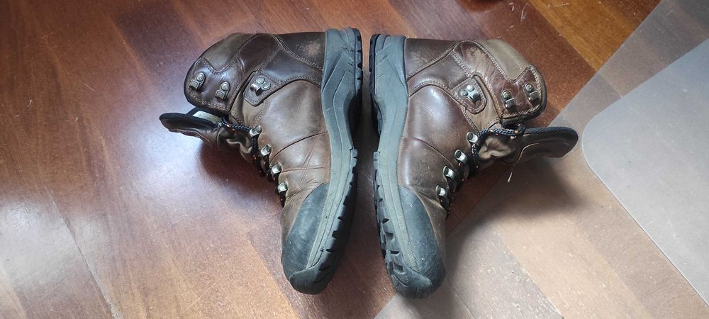 Vendo Botas de Caminhada