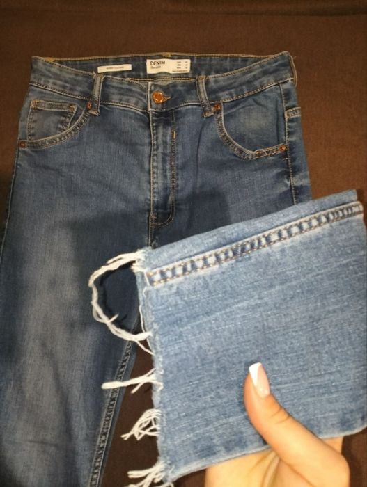 Продам женские джинсы