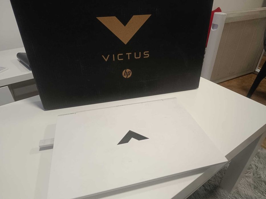 Portátil HP Victus 16.1" 16-e0008np R7 5800H 8GB 256GB RX5500M 144Hz