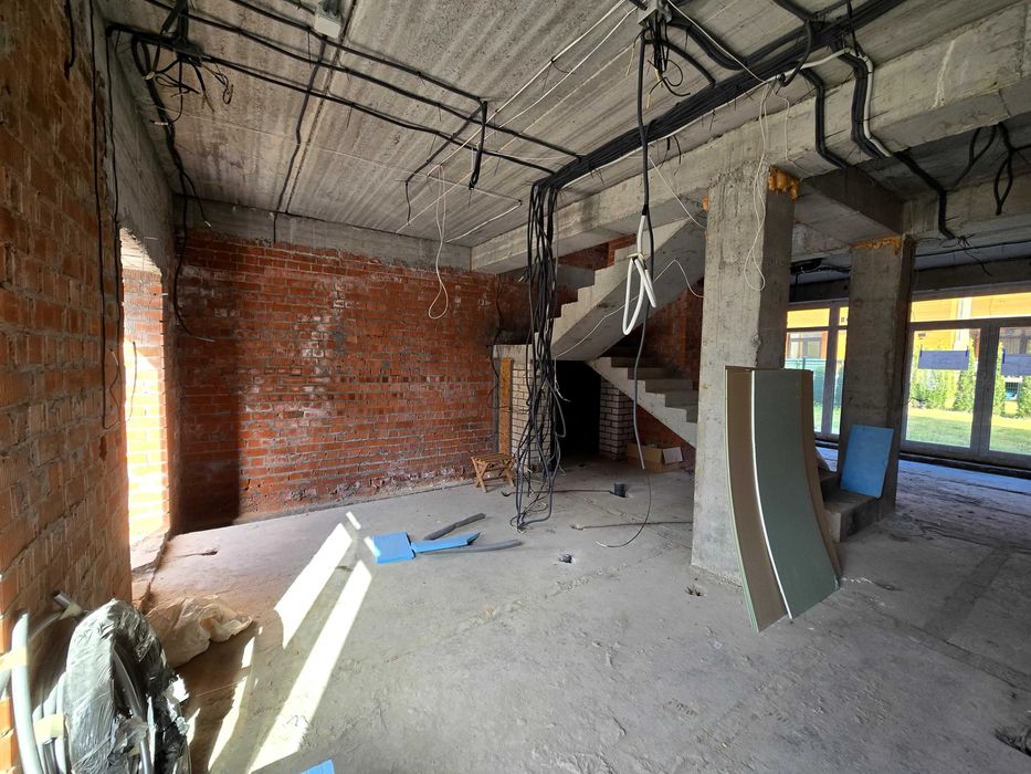 Продаж таунхаусу з видом на р. Дніпро в ЖК «Comfort City Lagoon».