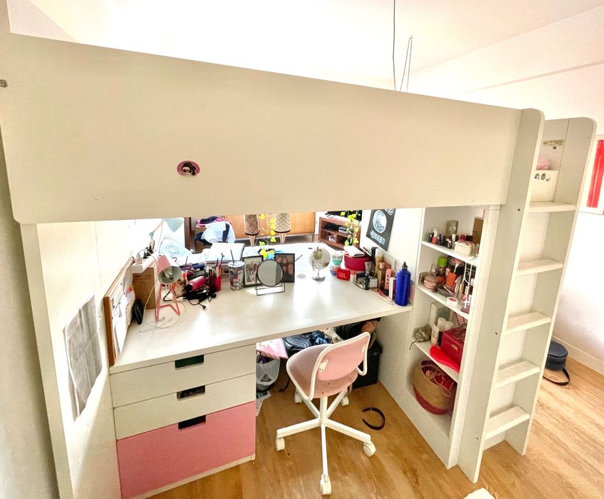 Cama alta IKEA com secretária