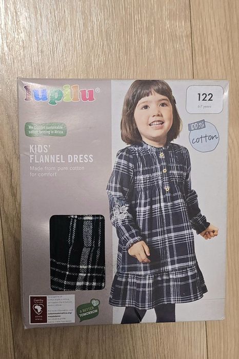 Nowa, ciepła sukienka 122 z haftami