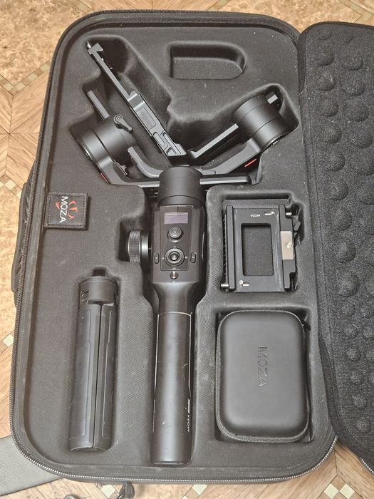 Продам стабілізатор Moza Air 2