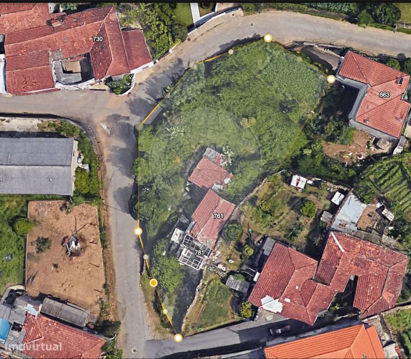 Moradia T4 para venda