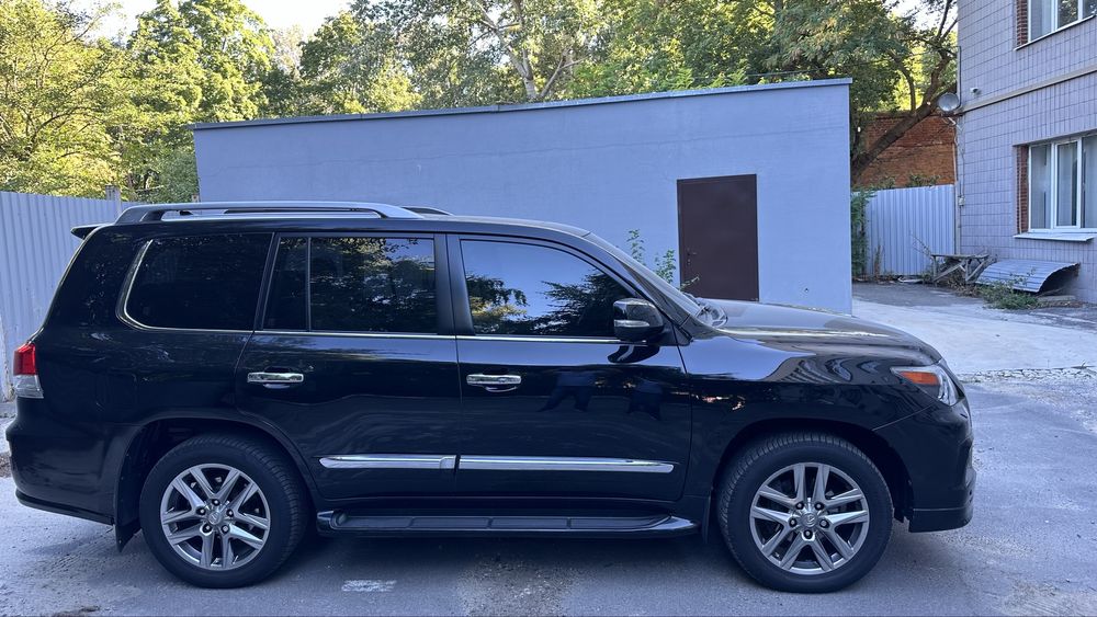 Продам Lexus LX 570 2012  року випуску