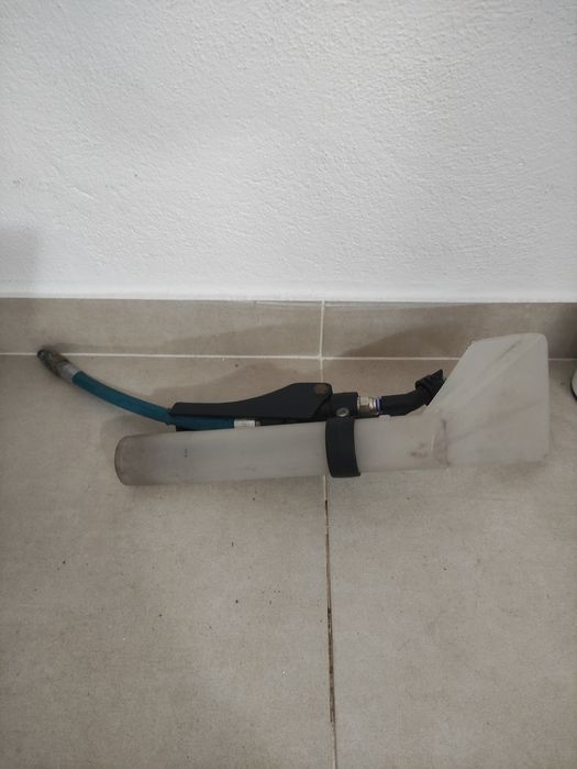 Máquina de lavar estofos e alcatifa em ótimo estado