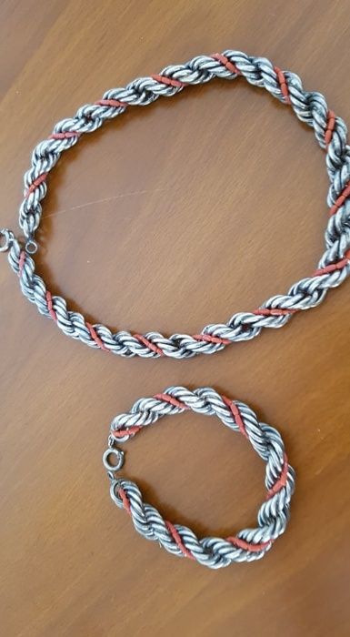 Colar e pulseira em prata e coral