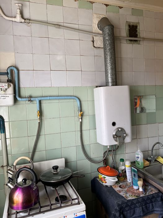 Продаж Тесленка 20, площа Володимира Великого, пл. Артема, під ремонт