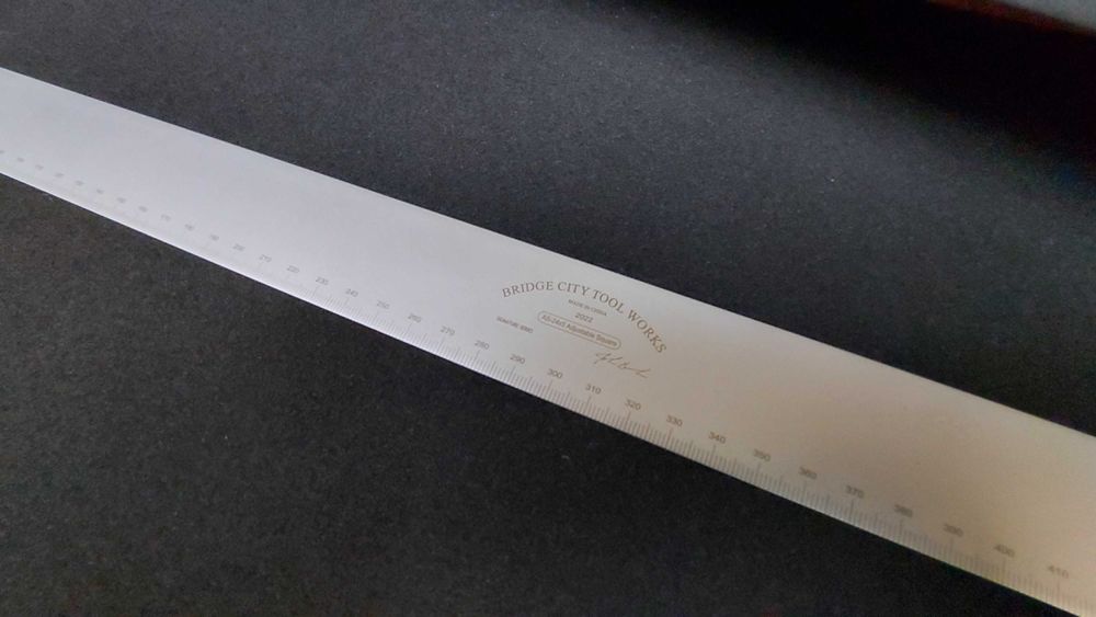 Esquadro Bridge City Tool Works + Cursor