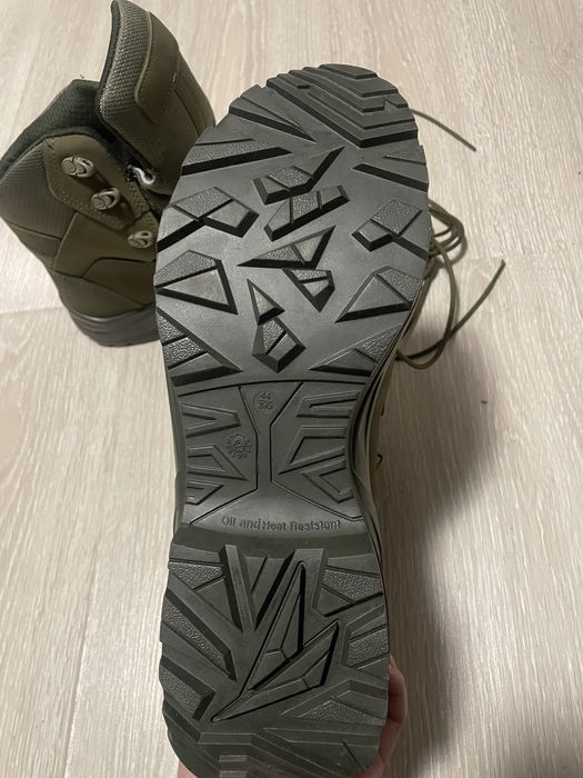 Продам черевики Берці