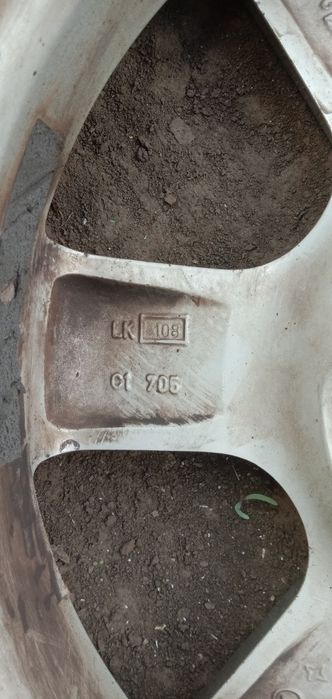 Продам диски с резиной комплект