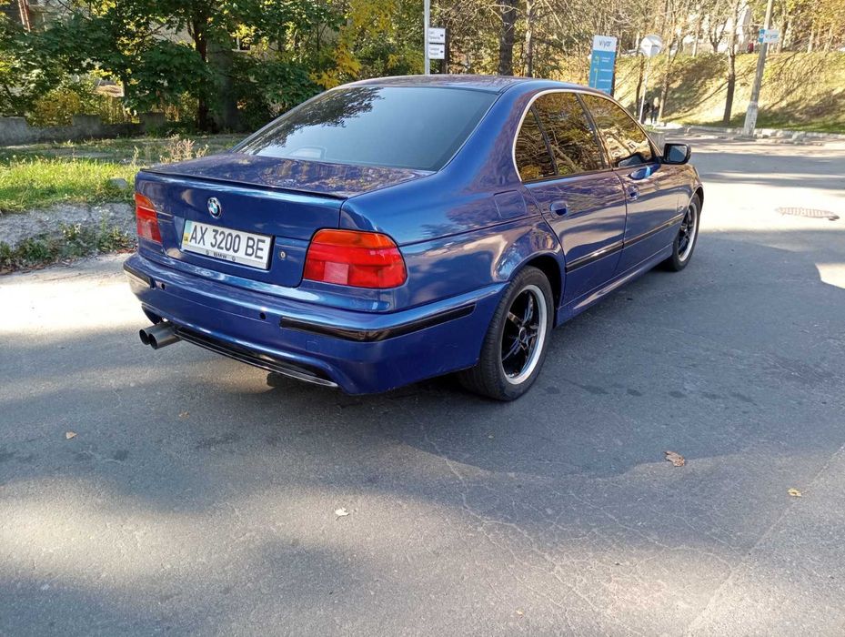 Автомобіль BMW e39