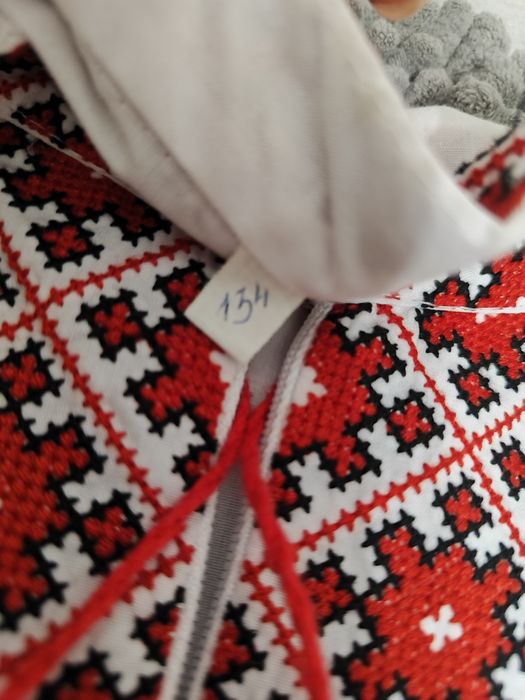 Дитяча вишиванка на хлопчика на зріст 134 см. Стан нової.