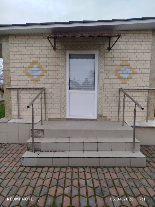 Продам будинок в центрі с.Лосятин !