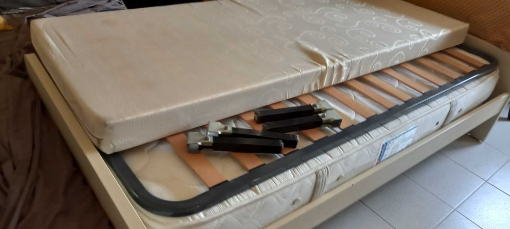 Vendo 2 camas de solteiro em bom estado a 40€