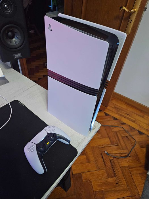 Playstation 5 Pro 2 TB + EA Sports FC 26 c/3 anos garantia